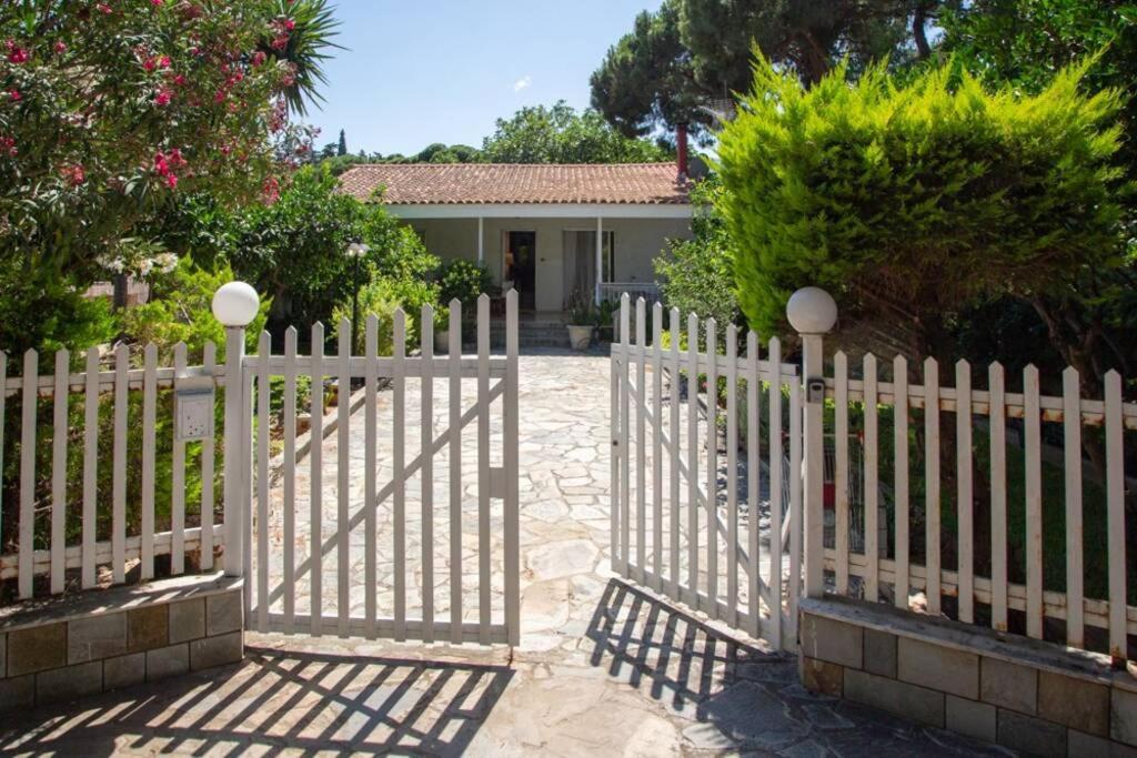Koko'S Summer House Nea Makri Exterior photo